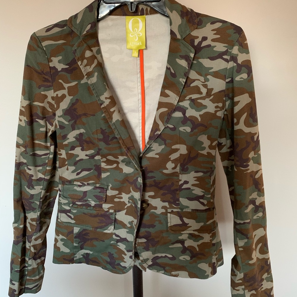 Camo print blazer
